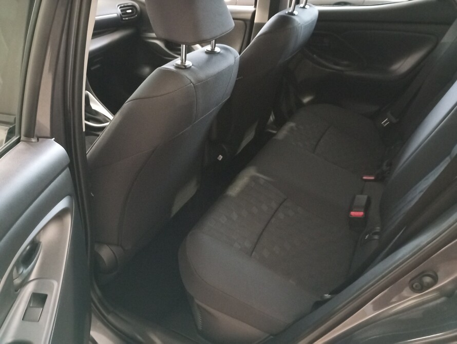 Mazda 2 Hybrid - Kolor Formal Red, zdjęcie 8