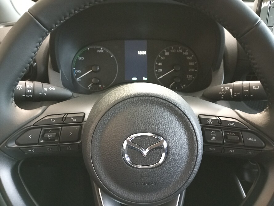 Mazda 2 Hybrid - Kolor Formal Red, zdjęcie 4