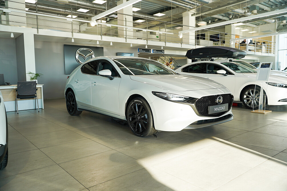 Mazda 3 - Kolor Ceramic Metalic, zdjęcie 1