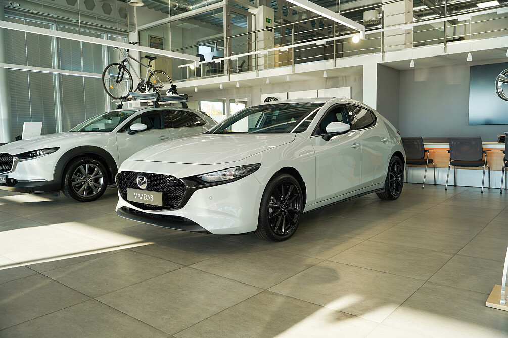 Mazda 3 - Kolor Ceramic Metalic, zdjęcie 2