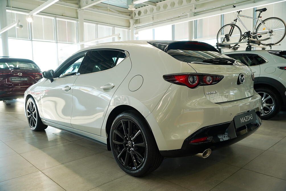 Mazda 3 - Kolor Ceramic Metalic, zdjęcie 4