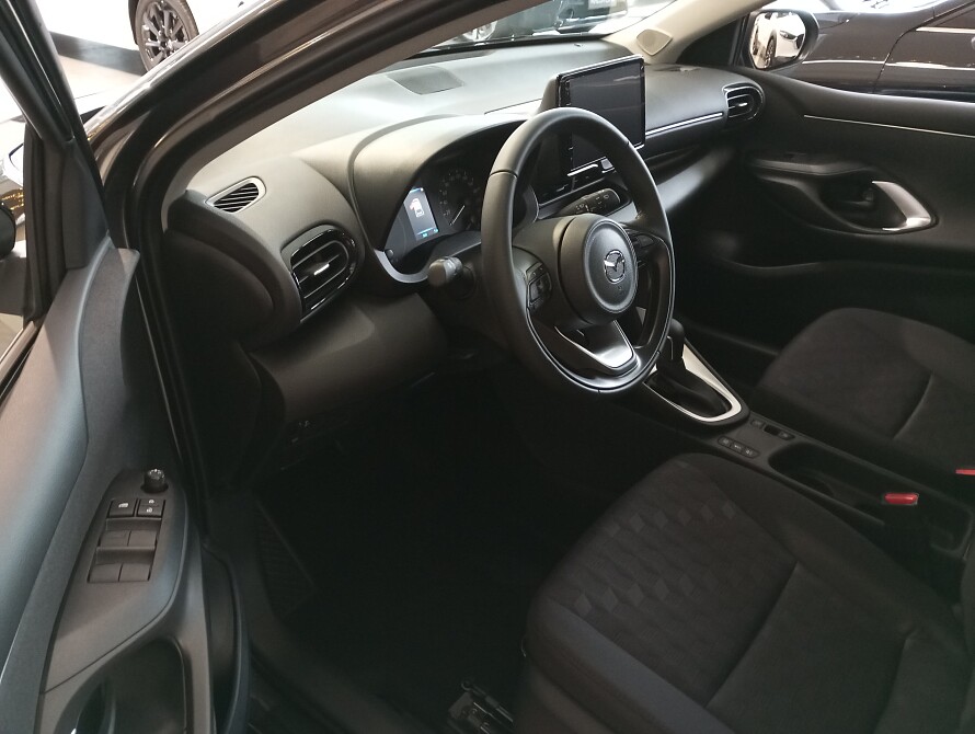 Mazda 2 Hybrid - Kolor Formal Red, zdjęcie 2