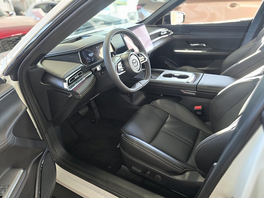 Mazda 6e - Kolor Biały, zdjęcie 5