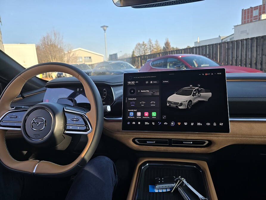 Mazda 6e - Kolor Deep Crystal Blue, zdjęcie 6