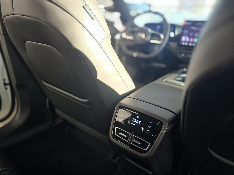 Mazda 6e - Kolor Biały, zdjęcie 7