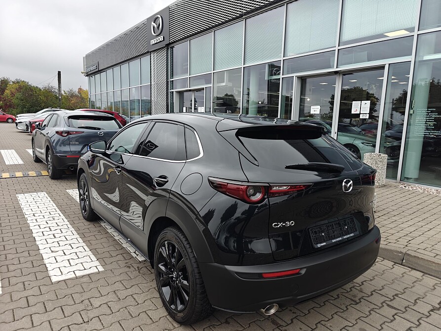 Mazda CX-30 - Kolor Jet Black, zdjęcie 4