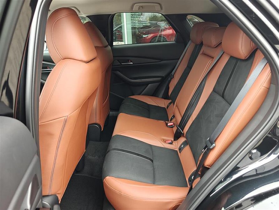 Mazda CX-30 - Kolor Jet Black, zdjęcie 8