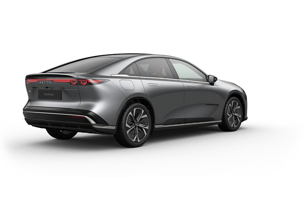 Mazda 6e - Kolor Polymetal Gray, zdjęcie 3