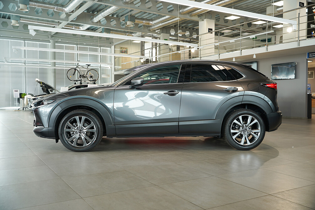 Mazda CX-30 - Kolor Machine Gray, zdjęcie 2
