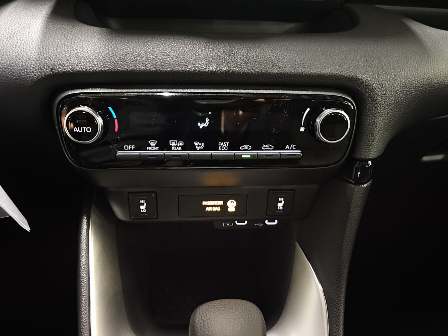 Mazda 2 Hybrid - Kolor Lead Grey, zdjęcie 8