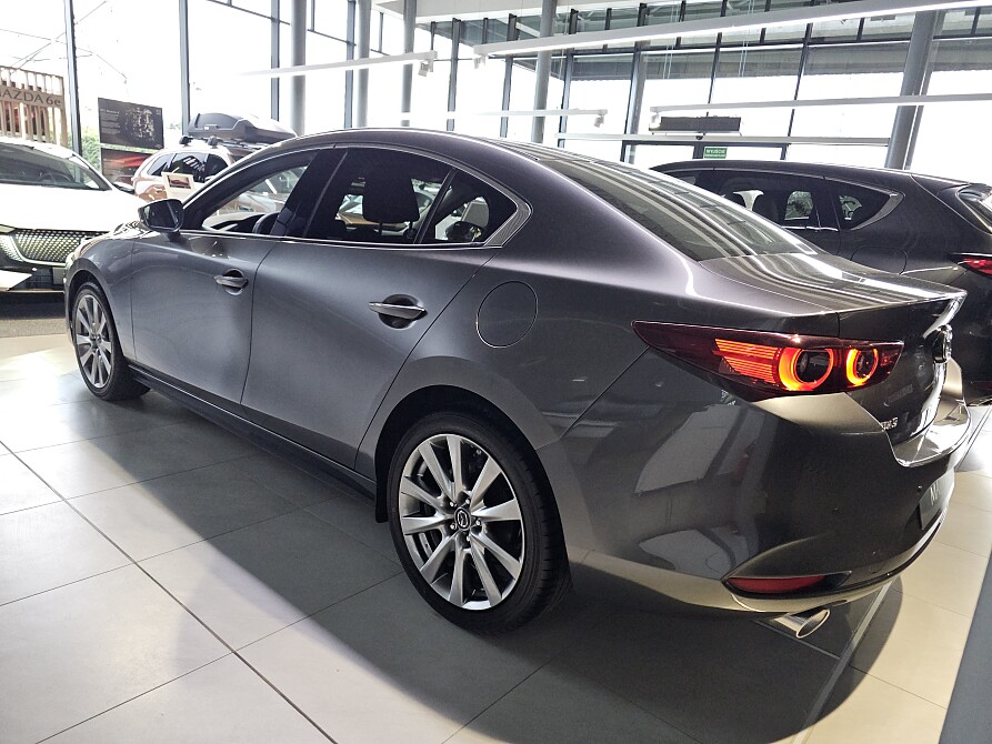 Mazda 3 - Kolor Machine Gray, zdjęcie 4