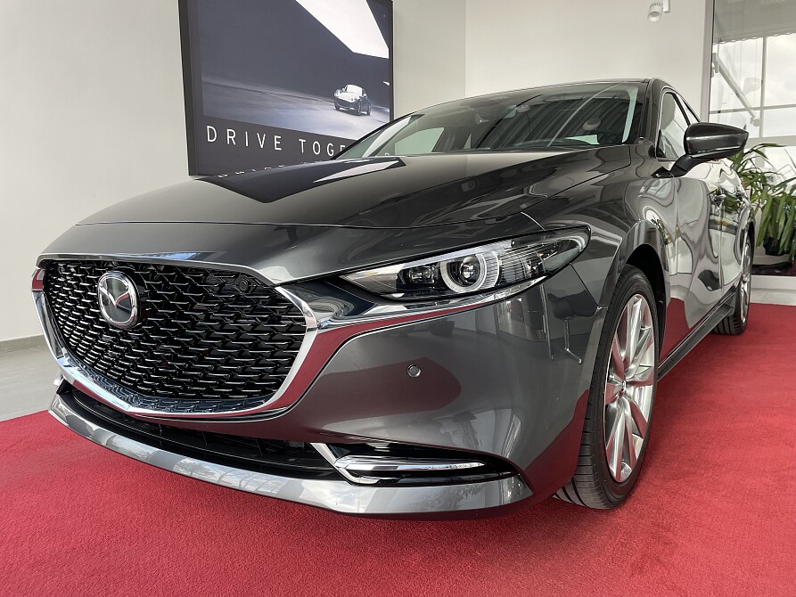 Mazda 3 - Kolor Machine Gray, zdjęcie 2