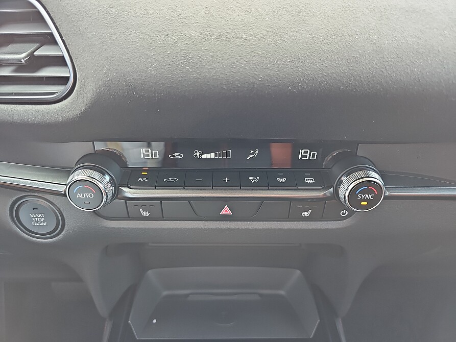 Mazda CX-30 - Kolor Zircon Sand Metalic, zdjęcie 11