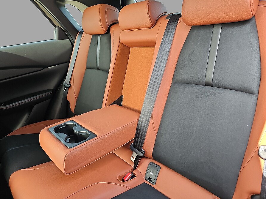 Mazda CX-30 - Kolor Zircon Sand Metalic, zdjęcie 17