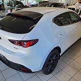 Mazda 3 - Kolor Snowflake White Pearl, zdjęcie 5