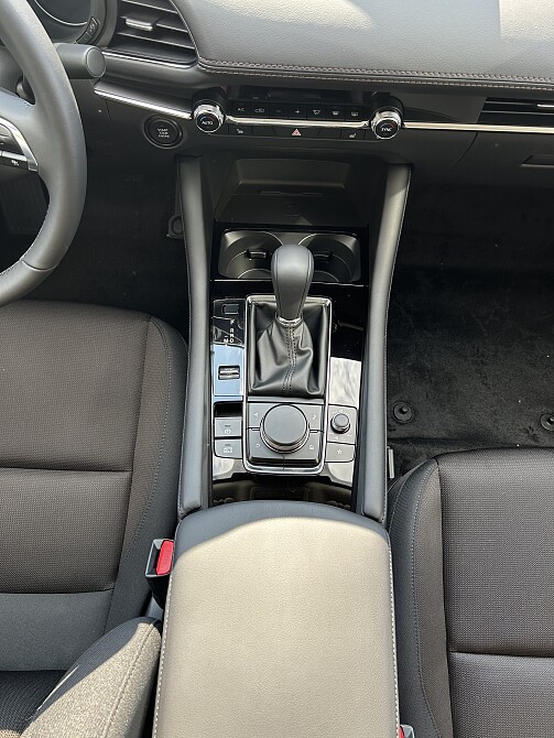 mazda 3 seda Auto-Gazda szara 5.jpeg