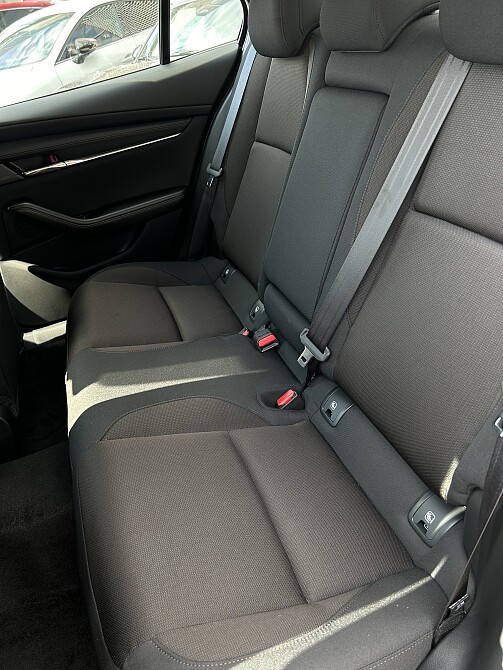 mazda 3 seda Auto-Gazda szara 3.jpeg