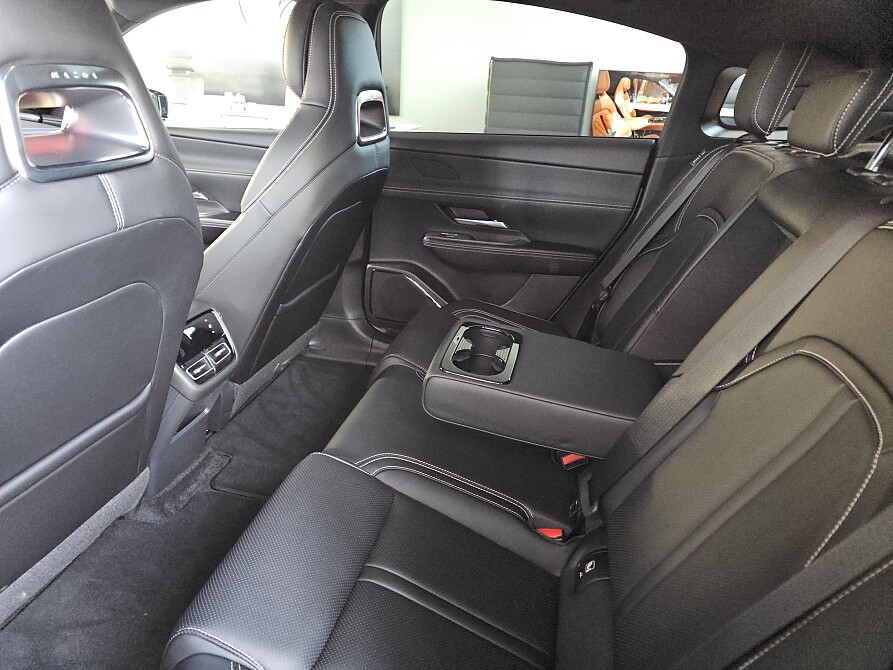 Mazda 6e - Kolor Biały, zdjęcie 14