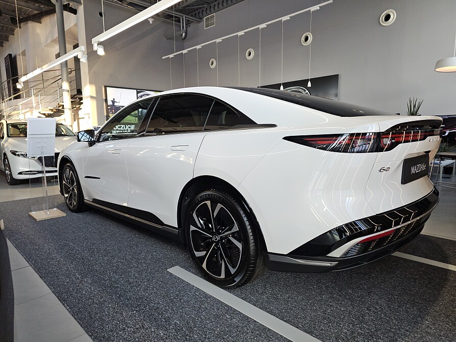 Mazda 6e - Kolor Biały, zdjęcie 3