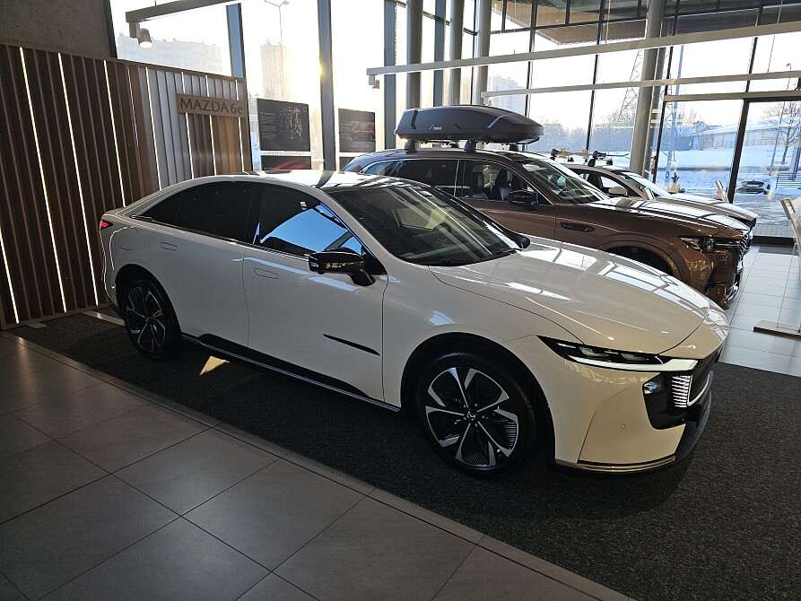 Mazda 6e - Kolor Biały, zdjęcie 10
