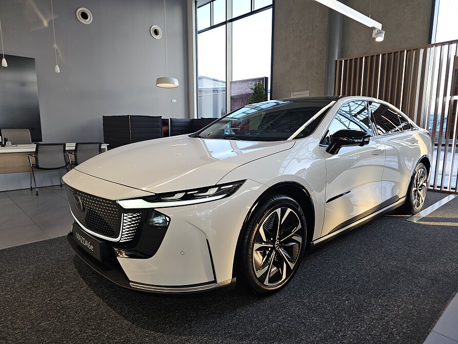 Mazda 6e - Kolor Biały, zdjęcie 9