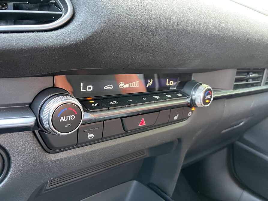 Mazda CX-30 - Kolor Jet Black, zdjęcie 6