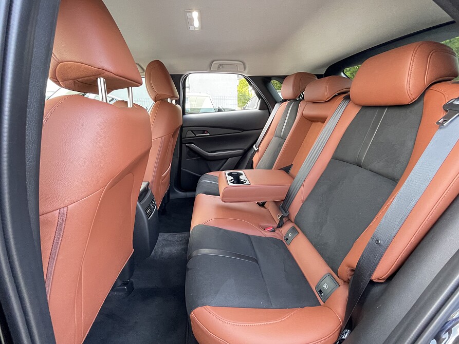 Mazda CX-30 - Kolor Jet Black, zdjęcie 8