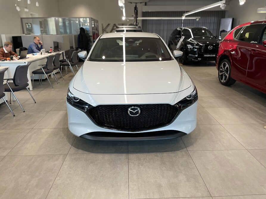 Mazda 3 - Kolor Ceramic Metalic, zdjęcie 3