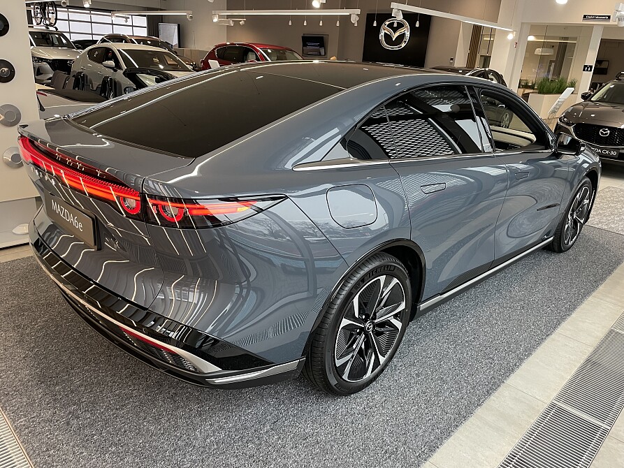 Mazda 6e - Kolor Polymetal Gray, zdjęcie 10