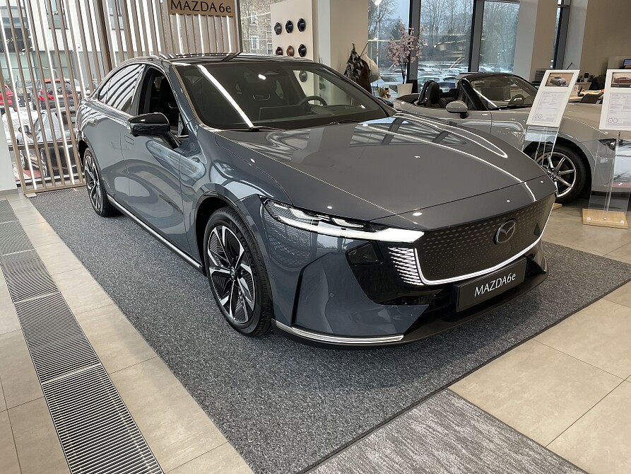 Mazda 6e - Kolor Polymetal Gray, zdjęcie 1