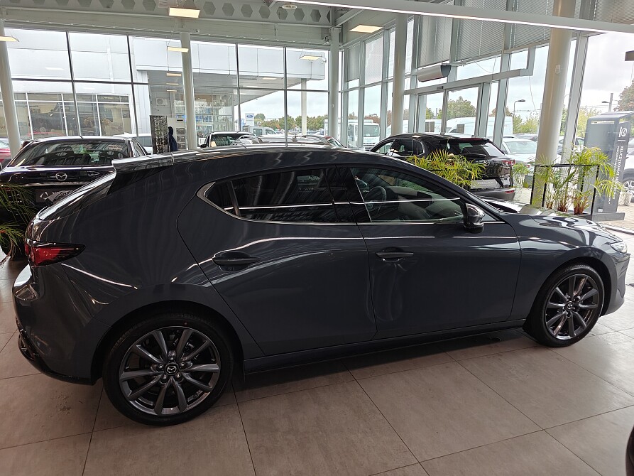 Mazda 3 - Kolor Polymetal Gray, zdjęcie 3