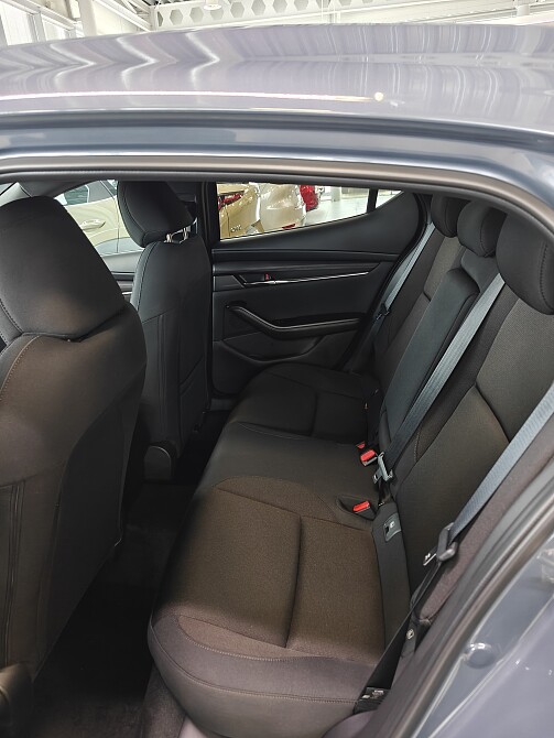 Mazda 3 - Kolor Polymetal Gray, zdjęcie 7