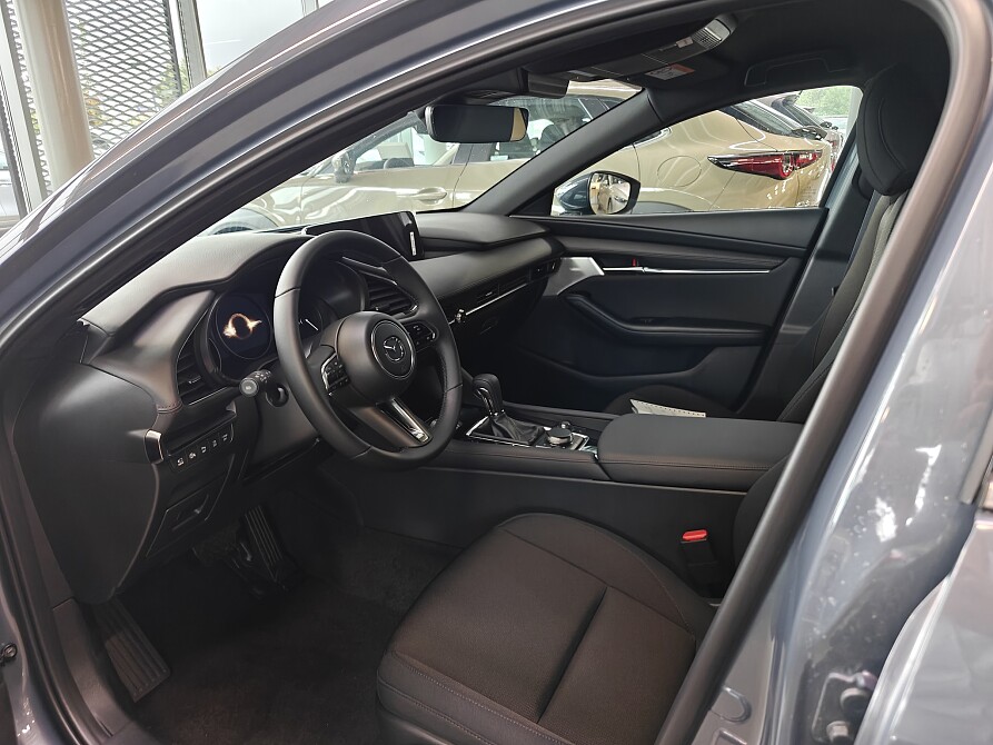 Mazda 3 - Kolor Polymetal Gray, zdjęcie 6