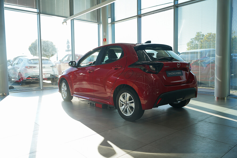 Mazda 2 Hybrid - Kolor Formal Red, zdjęcie 3
