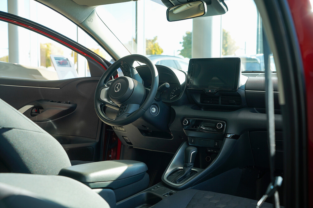 Mazda 2 Hybrid - Kolor Formal Red, zdjęcie 6