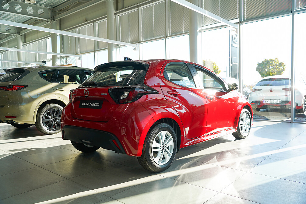 Mazda 2 Hybrid - Kolor Formal Red, zdjęcie 2
