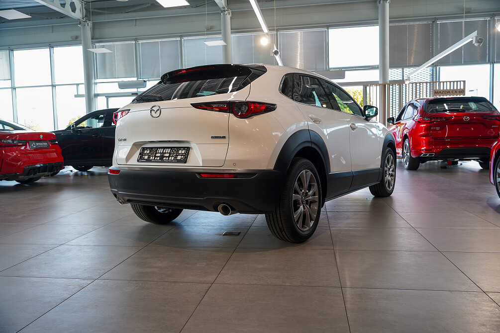Mazda CX-30 - Kolor Snowflake White Pearl, zdjęcie 5