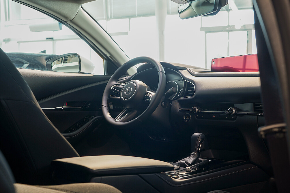 Mazda CX-30 - Kolor Snowflake White Pearl, zdjęcie 7