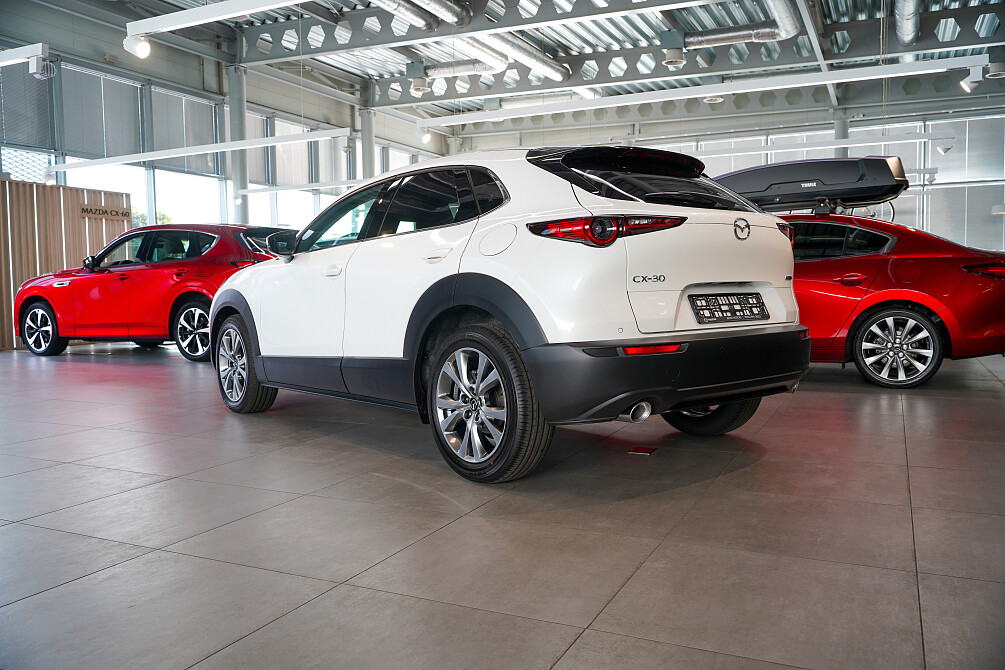 Mazda CX-30 - Kolor Snowflake White Pearl, zdjęcie 4
