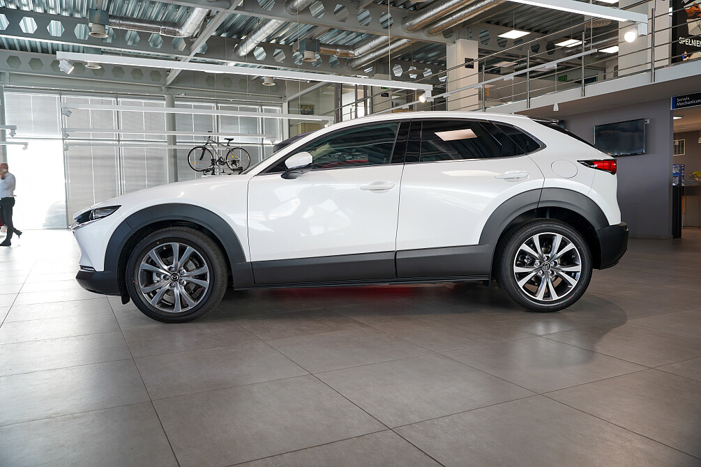 Mazda CX-30 - Kolor Snowflake White Pearl, zdjęcie 3