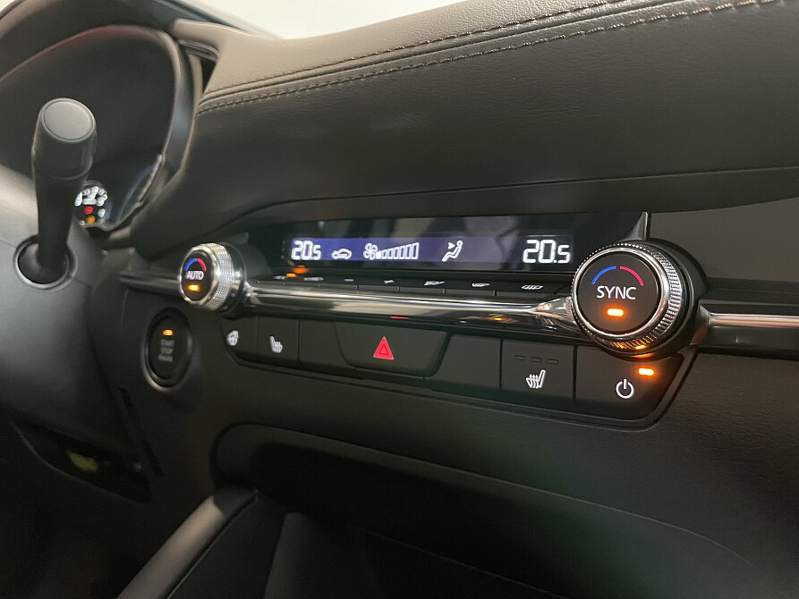 Mazda 3 - Kolor Ceramic Metalic, zdjęcie 11