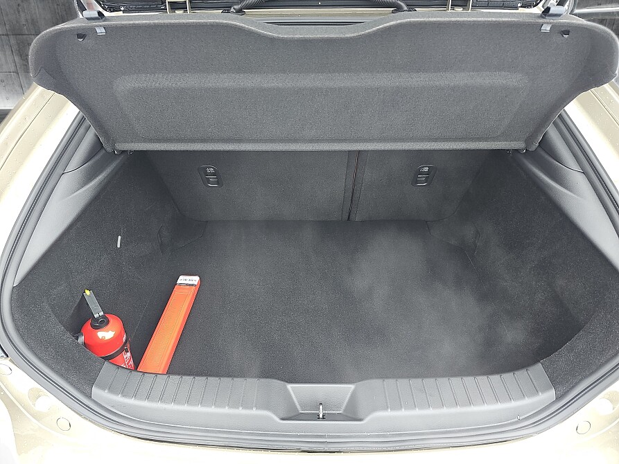 Mazda 3 - Kolor Zircon Sand Metalic, zdjęcie 22