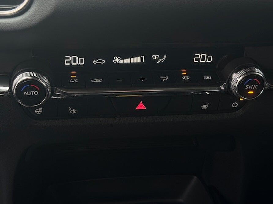 Mazda CX-30 - Kolor Snowflake White Pearl, zdjęcie 14