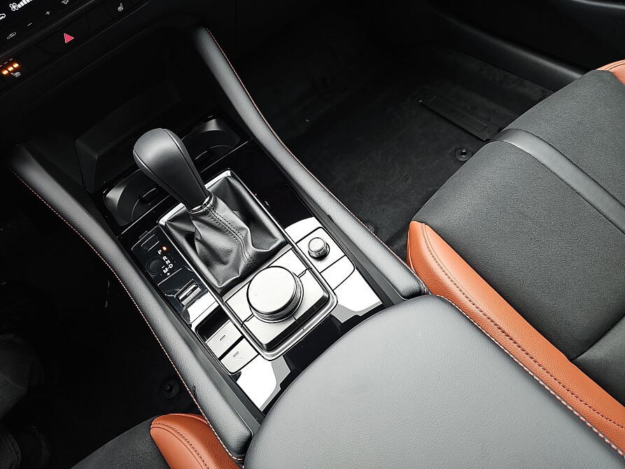 Mazda 3 - Kolor Zircon Sand Metalic, zdjęcie 18