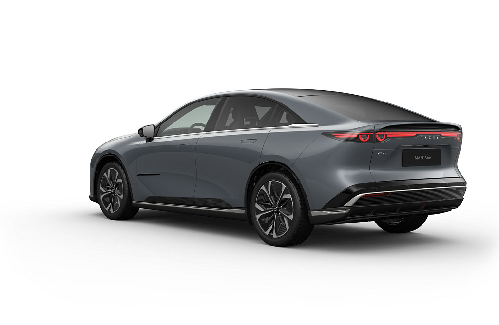 Mazda 6e - Kolor Polymetal Gray, zdjęcie 6
