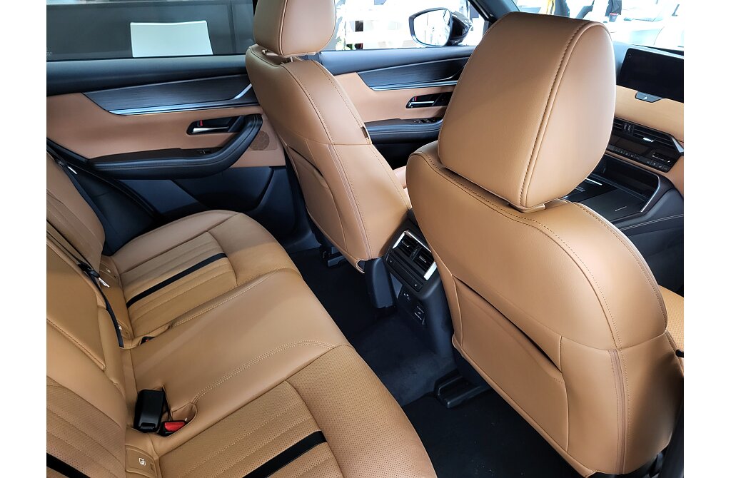 Mazda CX-60 - Kolor Machine Gray, zdjęcie 11