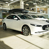 Mazda 3 - Kolor Snowflake White Pearl, zdjęcie 1