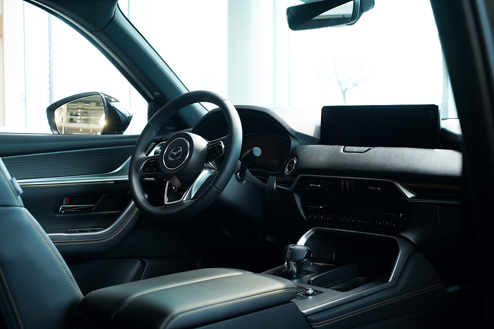 Mazda CX-60 - Kolor Machine Gray, zdjęcie 4