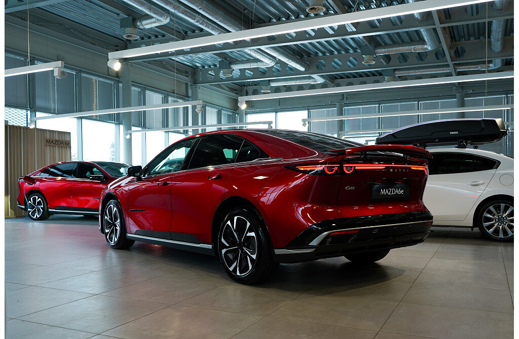 Mazda 6e - Kolor Soul Red Crystal, zdjęcie 4
