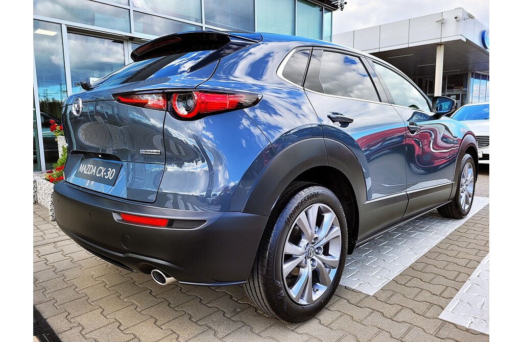 Mazda CX-30 - Kolor Polymetal Gray, zdjęcie 3